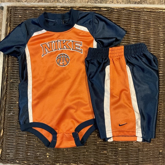 Nike Orange and Blue Baby Set Boys 18 months - Picture 2 of 2